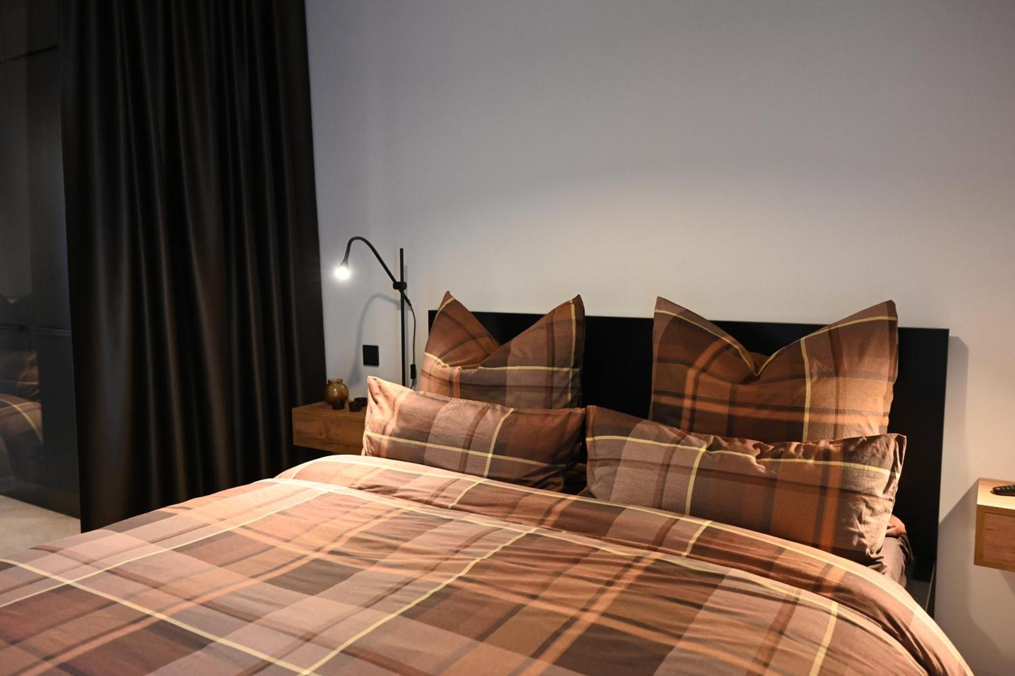 Eiwelhome - Stilvoll, Urban-Ruhig Schlafen, Bahnhofsnah, Balkon 埃尔福特 外观 照片